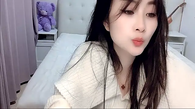 aisha123123 online show from 10/31/25, 02:40