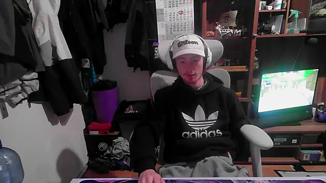 leon29leo online show from 10/20/25, 10:49