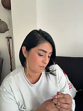 karenlennox1 online show from 03/26/26, 10:15