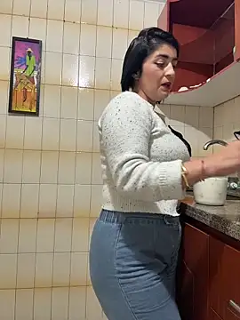 karenlennox1 online show from 04/10/26, 10:47