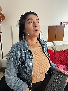 karenlennox1 online show from 04/16/26, 01:06