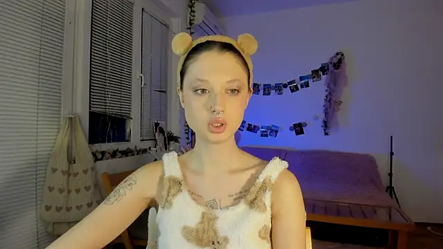 Snapshot of Jenny_darling_love chatting on 01/08/25, 09:55 Jenny darling love online show from 01/08/25, 09:55