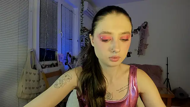 Snapshot of Jenny_darling_love chatting on 01/14/25, 07:00 Jenny darling love online show from 01/14/25, 07:00