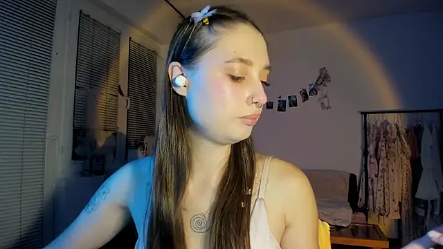 Snapshot of Jenny_darling_love chatting on 09/22/25, 05:59 Jenny darling love online show from 09/22/25, 05:59