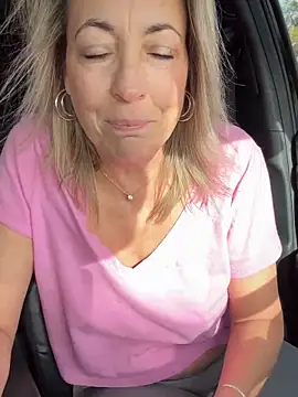 Snapshot of Cherry-red-xo chatting on 11/06/25, 06:09 Cherry-red-xo online show from 11/06/25, 06:09