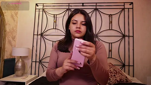 Snapshot of Sophia_wilsonn_ chatting on 01/17/26, 11:15 Sophia wilsonn online show from 01/17/26, 11:15