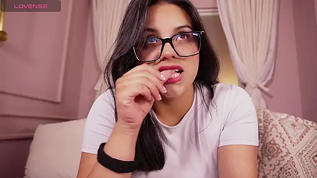 Snapshot of Sophia_wilsonn_ chatting on 02/17/26, 05:19 Sophia wilsonn online show from 02/17/26, 05:19