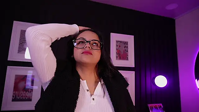 Sophia wilsonn  online show from 03/12/26, 10:32