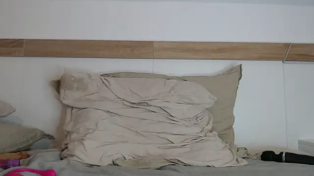 Xladycharme online show from 10/15/25, 02:06