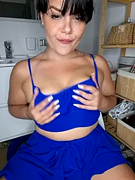 Snapshot of Xladycharme chatting on 05/27/26, 12:18 Xladycharme online show from 05/27/26, 12:18