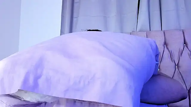 Ashley piinkk  online show from 02/25/25, 07:20