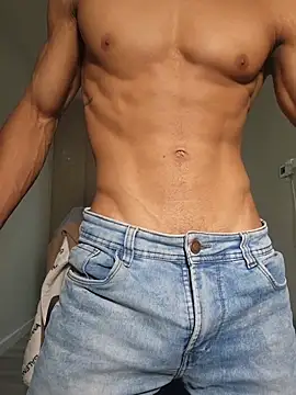 Snapshot of Jhonyblack_1 chatting on 06/19/26, 05:06 Jhonyblack 1 online show from 06/19/26, 05:06