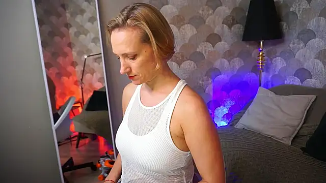 Snapshot of UmaTruewoman chatting on 06/02/26, 05:53 UmaTruewoman online show from 06/02/26, 05:53