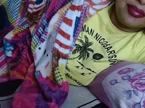 Snapshot of TASHa009 chatting on 01/15/25, 01:02 TASHa009 online show from 01/15/25, 01:02