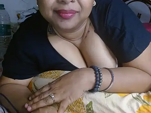 Snapshot of TASHa009 chatting on 03/05/25, 04:24 TASHa009 online show from 03/05/25, 04:24