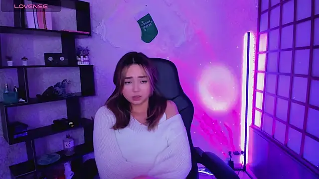 Snapshot of Fluffy_Rose chatting on 12/27/24, 11:39 Fluffy Rose online show from 12/27/24, 11:39