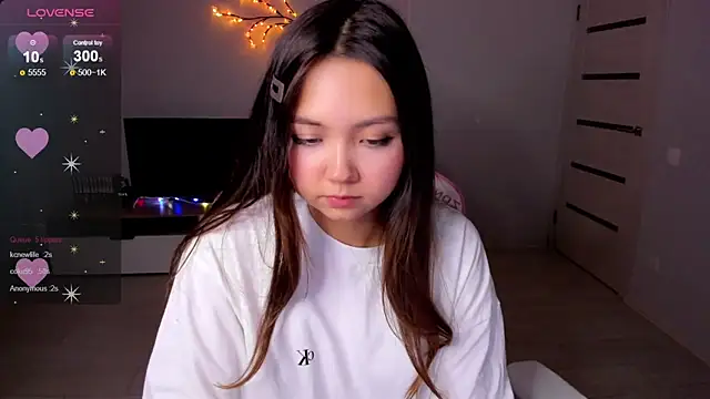 Snapshot of Fluffy_Rose chatting on 09/28/25, 02:33 Fluffy Rose online show from 09/28/25, 02:33