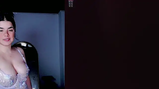 Snapshot of Tamaraa_wet chatting on 07/04/26, 03:45 Tamaraa wet online show from 07/04/26, 03:45