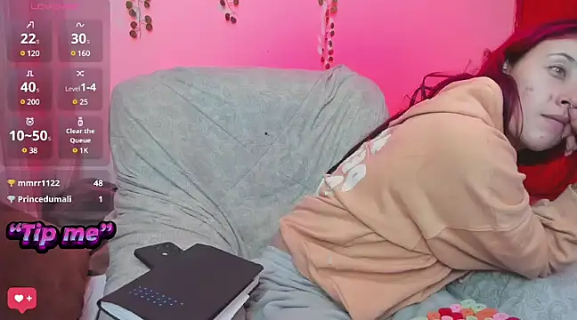 bonnie moon  online show from 12/04/24, 12:08