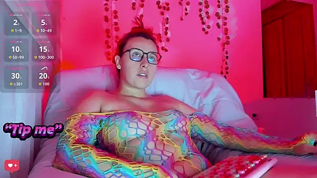 bonnie moon  online show from 09/15/25, 12:10