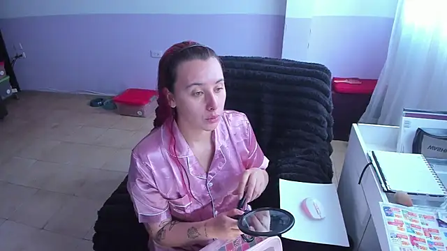 bonnie moon  online show from 10/23/25, 05:01