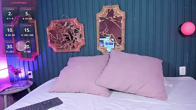 Kayla stern  online show from 02/11/25, 11:10