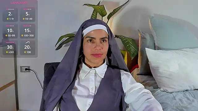 ClaraMariaMon online show from 01/30/25, 06:43