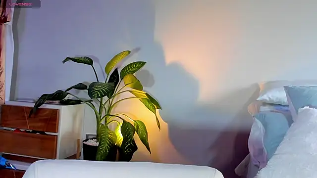 ClaraMariaMon online show from 02/25/25, 05:36