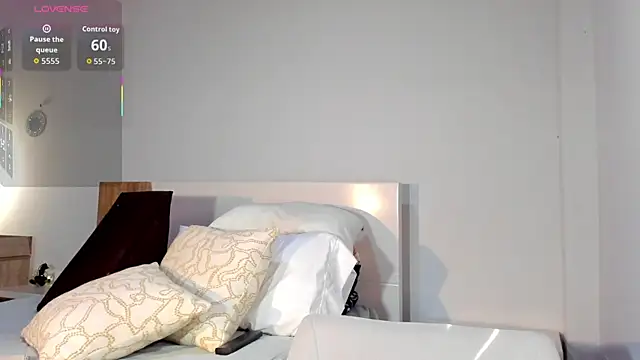 ClaraMariaMon online show from 01/15/26, 02:54