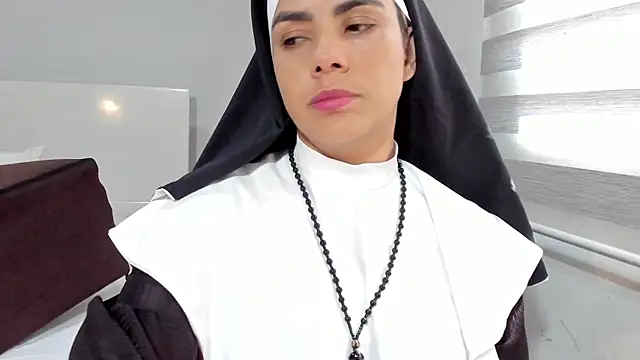 ClaraMariaMon online show from 04/23/26, 02:52