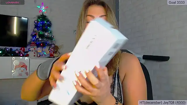 SuchCute online show from 12/19/24, 03:18