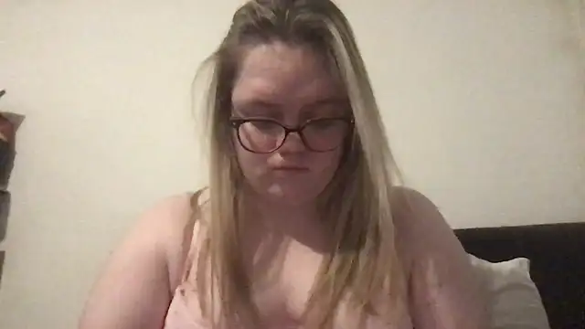 honeyyy24 online show from 01/28/25, 07:42