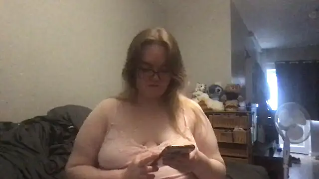 honeyyy24 online show from 10/04/25, 10:35