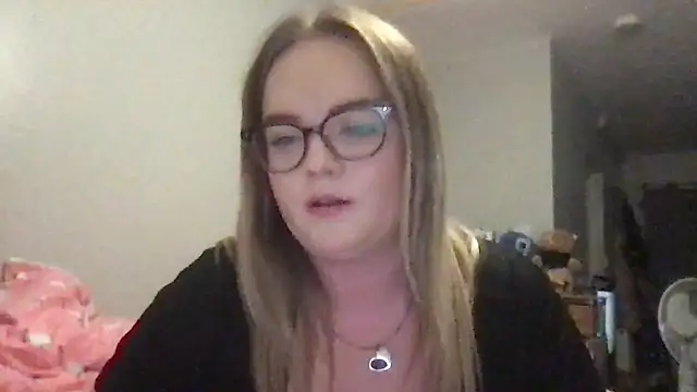 honeyyy24 online show from 10/09/25, 09:57