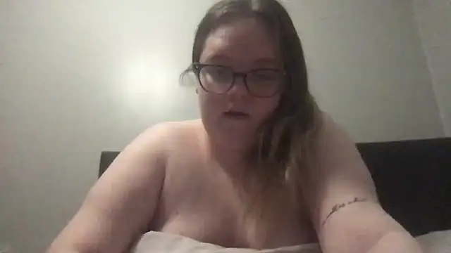 honeyyy24 online show from 01/18/26, 11:19