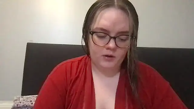 honeyyy24 online show from 04/16/26, 08:42