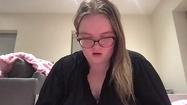 honeyyy24 online show from 05/21/26, 09:22