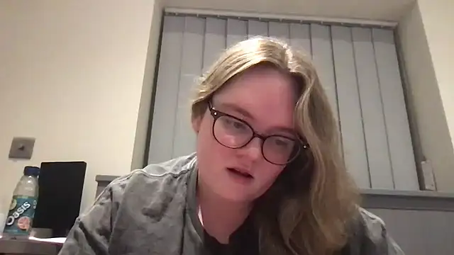 honeyyy24 online show from 05/28/26, 11:24