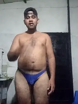 Snapshot of travieso2893 chatting on 06/18/26, 02:34 travieso2893 online show from 06/18/26, 02:34