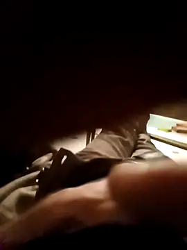 Snapshot of rush6983 chatting on 02/01/25, 11:37 rush6983 online show from 02/01/25, 11:37