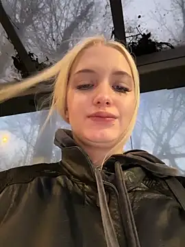 Milkyy wway online show from 12/21/25, 06:31