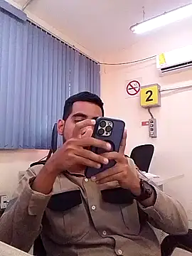 EnriquePersian197 online show from 01/23/25, 06:03