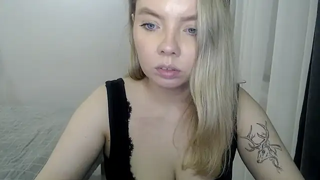 Snapshot of PolinaXXXJones chatting on 01/17/25, 04:04 PolinaXXXJones online show from 01/17/25, 04:04
