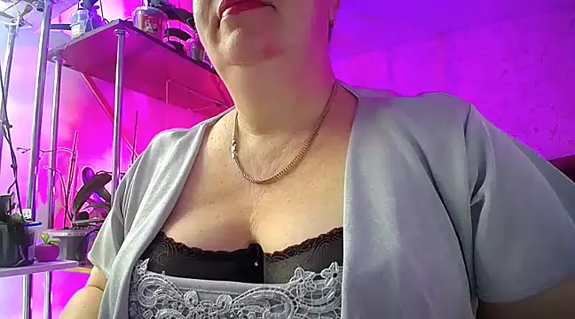 Snapshot of _Sweet_Woman chatting on 01/17/25, 04:06 Sweet Woman online show from 01/17/25, 04:06