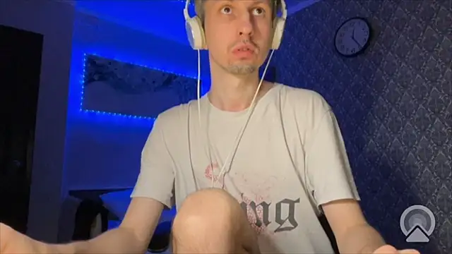 Aki-Laky online show from 04/20/26, 07:26