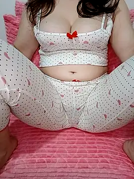 Snapshot of Sabrina-Sex chatting on 10/04/25, 10:19 Sabrina-Sex online show from 10/04/25, 10:19