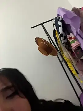 Snapshot of melyescobar chatting on 12/30/24, 01:47 melyescobar online show from 12/30/24, 01:47