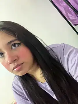 Snapshot of melyescobar chatting on 01/18/25, 12:04 melyescobar online show from 01/18/25, 12:04