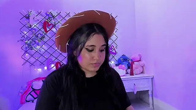 Snapshot of melyescobar chatting on 03/02/25, 03:02 melyescobar online show from 03/02/25, 03:02