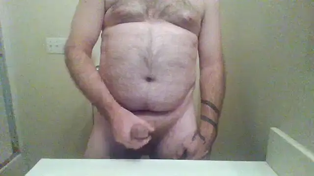 Snapshot of WatchinU82 chatting on 09/12/25, 04:34 WatchinU82 online show from 09/12/25, 04:34